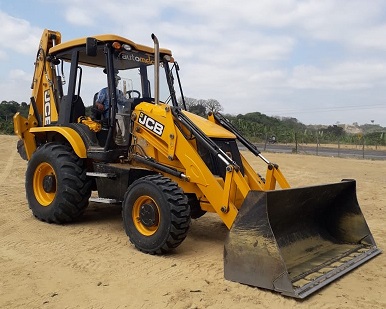 Vendo Gallineta JCB año 2018, poco uso. Teléfono: 0986-963115.