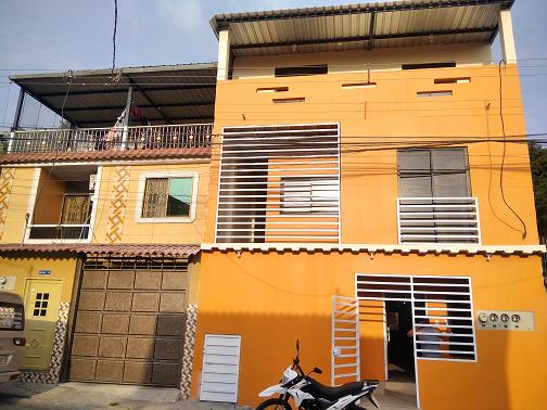 Rentera. Nueva. Urbanización cerrada, tres pisos. $140.000. 097-9877465 Ronald.