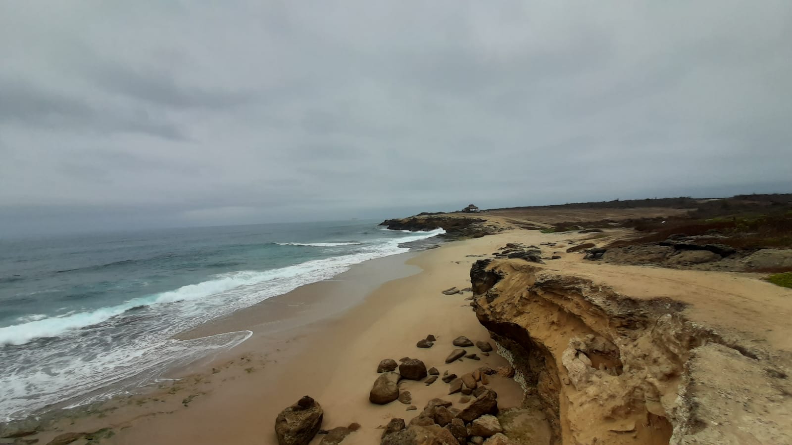 AYANGUE, playa La Moriilla, Vendo terreno de 5000mts frente al mar. Teléfono. 0999-280287.