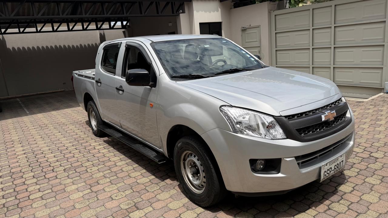 $22.500 motor 3.0 diesel, doble cabina 190.000km, a/c, mantenimiento en emaulme matricula 2026 teléfono: 0983337114.