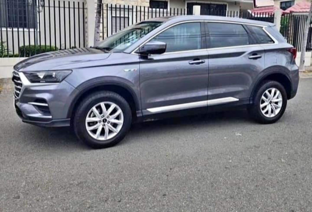 2023 Auto Suv. De Oportunidad! Un solo dueño solo 7000 Km color plomo $17.800 negociable. Información: 0012032734870 Celular: 0993227303.
